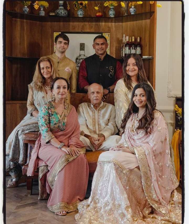 Pooja Bhatt family