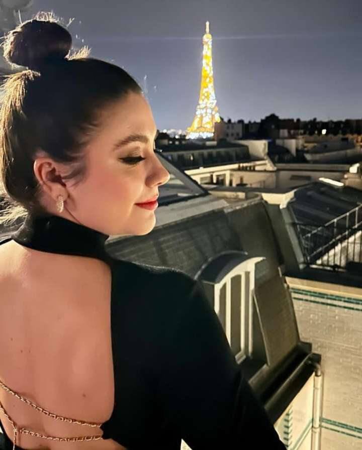 The Singer in Paris