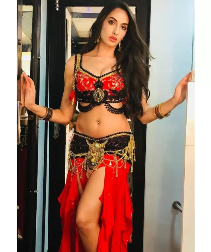 Nora Fatehi hot figure