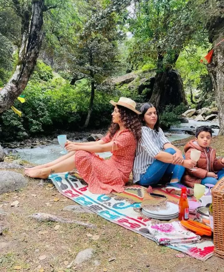 Kangana with sister, Ritu Ranaut