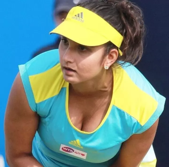 Sania Mirza Boobs